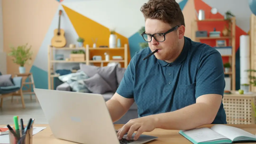 Student preparing with an online IGCSE retake tutor